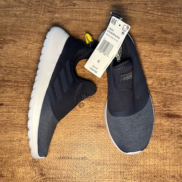 NWT Adidas Slip On Sneaker Size 6 BUT Fits like 7.5 - Picture 1 of 3